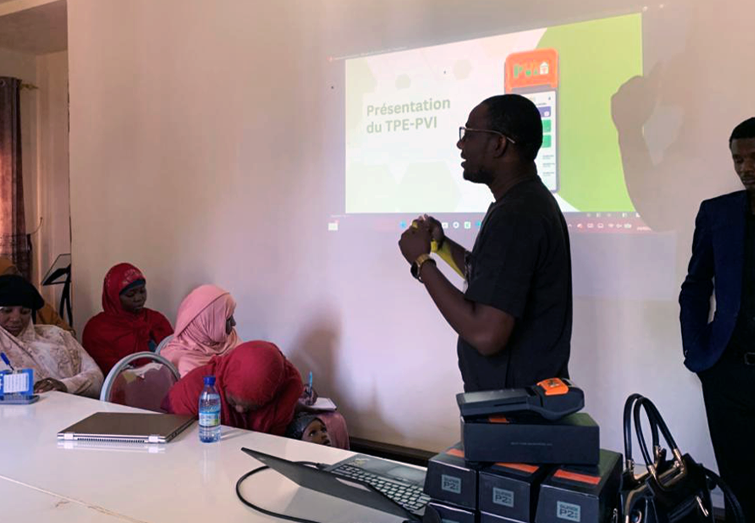 RENFORCEMENT DES CAPACITÉS DES FEMMES ENTREPRENEUSES A L'USAGE DES TPE (TRANSFERT DES PAYEMENTS ÉLECTRONIQUES) DU PVI